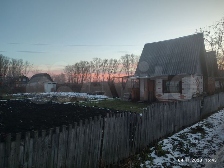 Дача 12 м² на участке 6 сот.