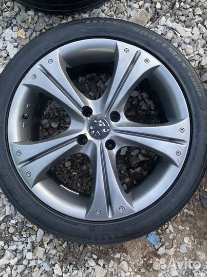 Supermax HWY 215/45 R17 91