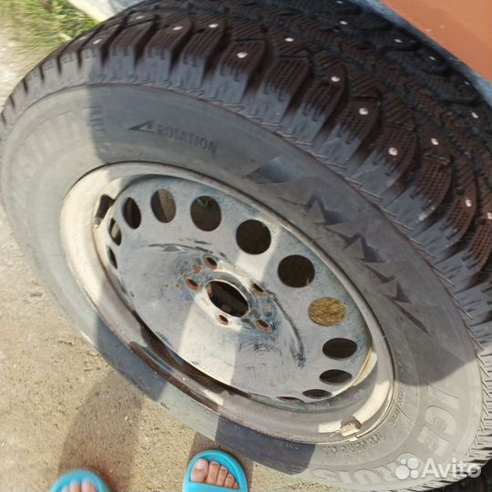 Bridgestone Ice Cruiser 7000 195/65 R15