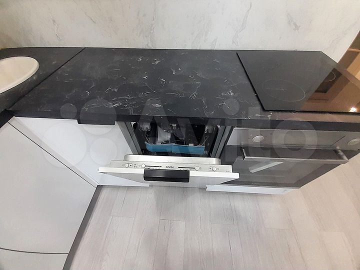 2-к. квартира, 57 м², 2/9 эт.