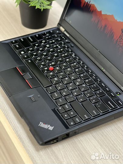 Lenovo Thinkpad X230i / Core i3, 8GB, SSD240
