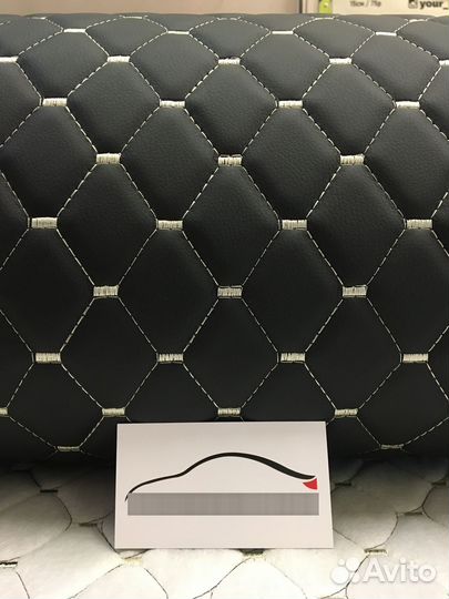 Экокожа черная стеганая, бежевая строчка 1 метр