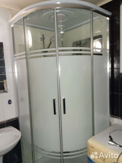 Установка душевых кабин