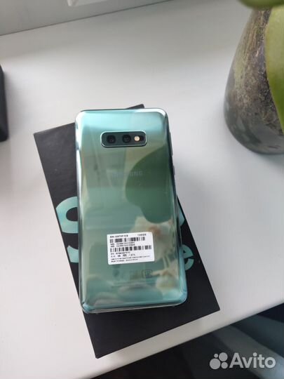 Samsung Galaxy S10e, 6/128 ГБ