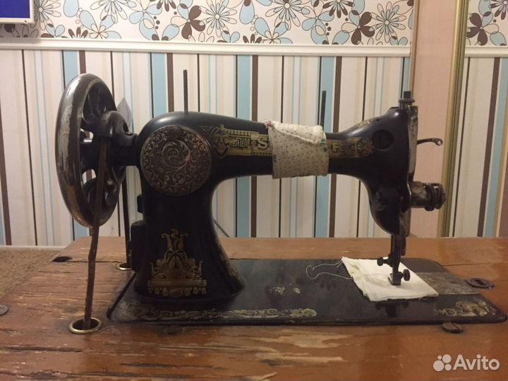 Швейная машинка сингер