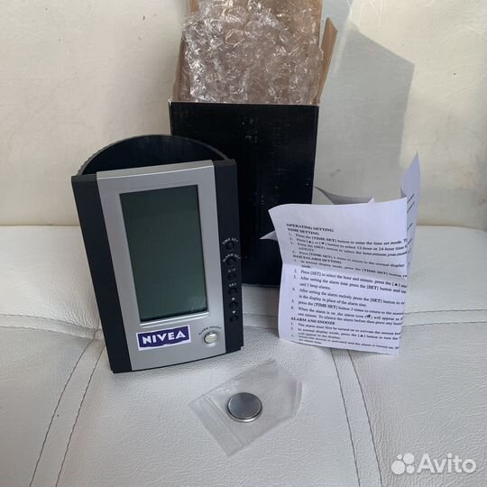 Оргонайзер для ручек, подставка, часы