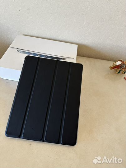 iPad 3 32 gb wi-fi 4g lte очень хороший