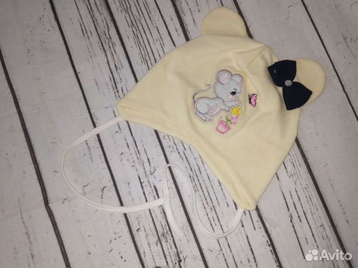 Шапочка для девочки новая