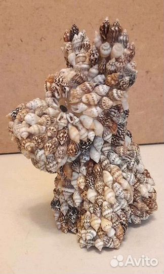 Собачка из ракушек ручной работы