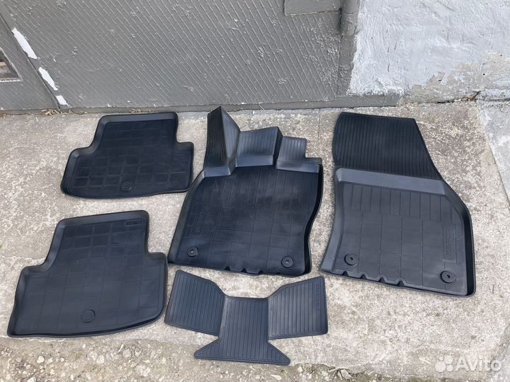 Автомобильные коврики резиновые