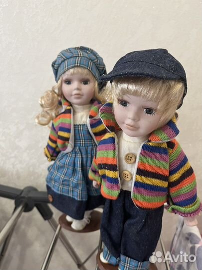 Кукла фарфоровая