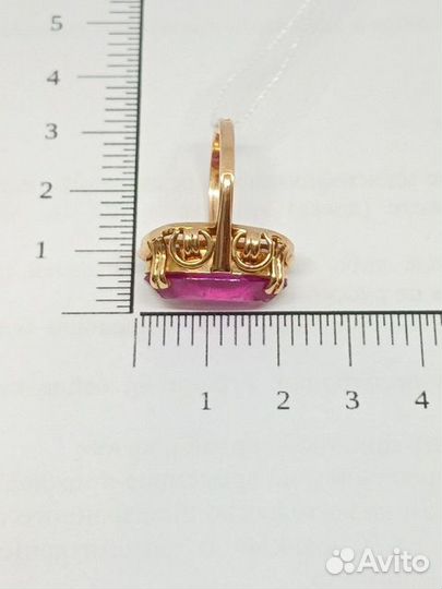 Золотое кольцо с камнем 17р