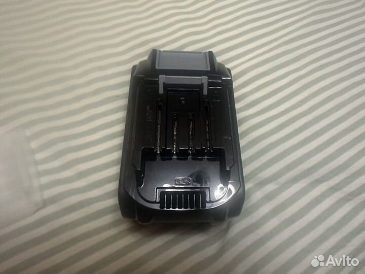 Аккумулятор и зарядка