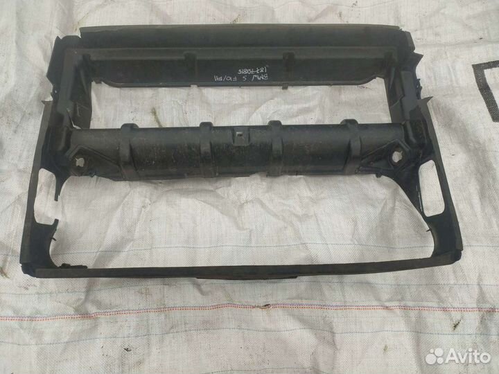 Bmw 5 series F10 дефлектор радиатора