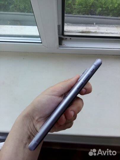 Телефон iPhone 11