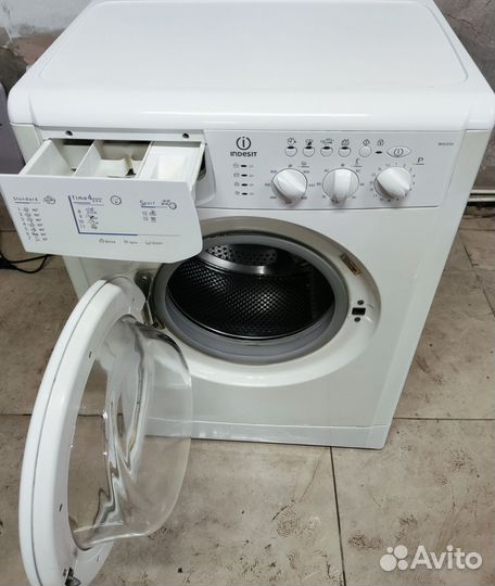 Стиральная машина indesit