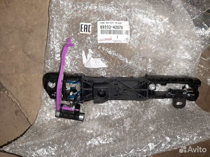 Крепление ручки двери передней правой Toyota RAV 4