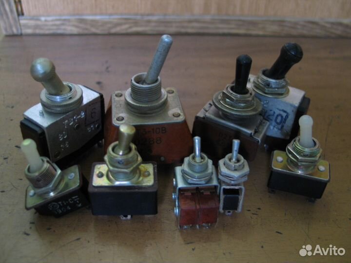 Кнопки, переключатели, тумблеры