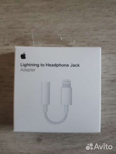 Переходник для наушников Apple. Lightning adapter