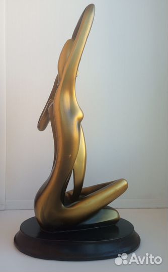 Статуэтка Девушка