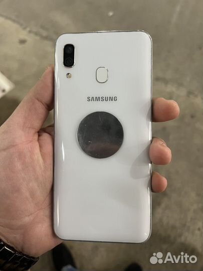 Samsung Galaxy A30, 3/32 ГБ