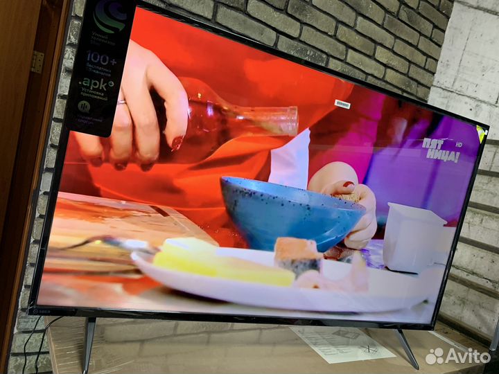 Телевизор 55 с бесплатным SMART TV(всё показывает)