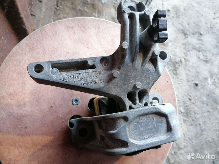 Подушка двигателя renault scenic