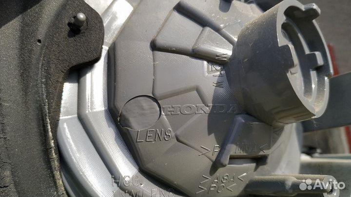 Задний правый фонарь в багажник Хонда Цивик 8 4D