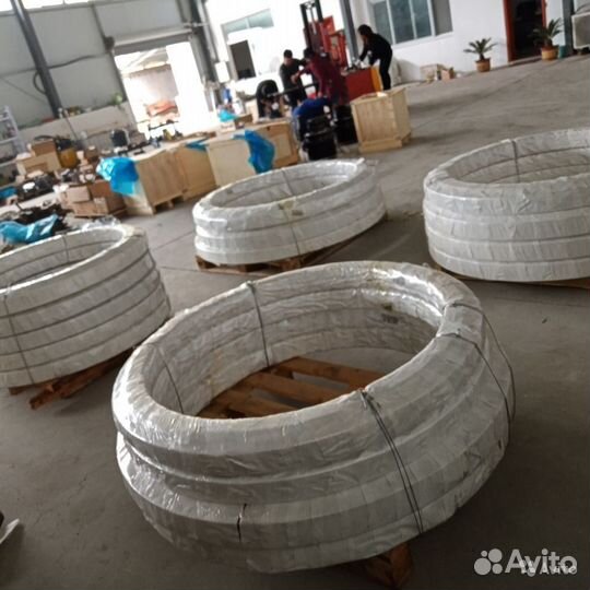 Поворотный подшипник Hitachi ZX240