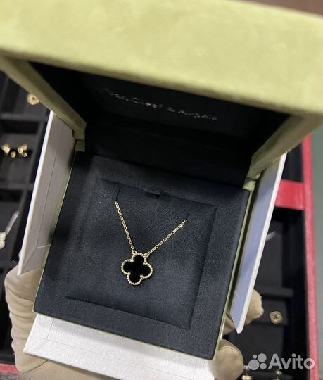 Подвеска Van Cleef & Arpels Alhambra Оникс