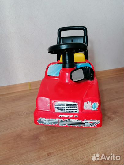 Машинка-каталка толокар