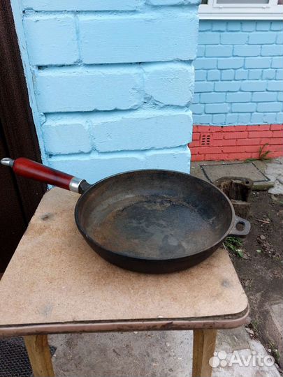 Сковорода чугунная