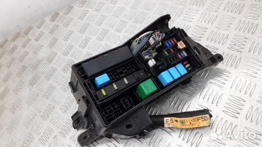 Блок предохранителей lexus GS 3 (3SV21M102)