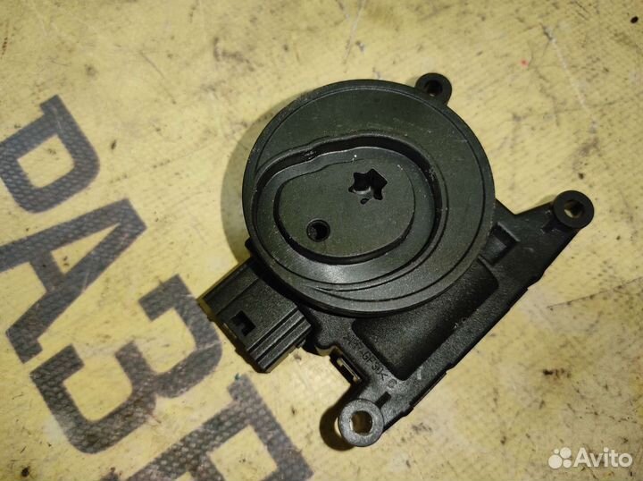 Моторчик заслонки печки Peugeot 408