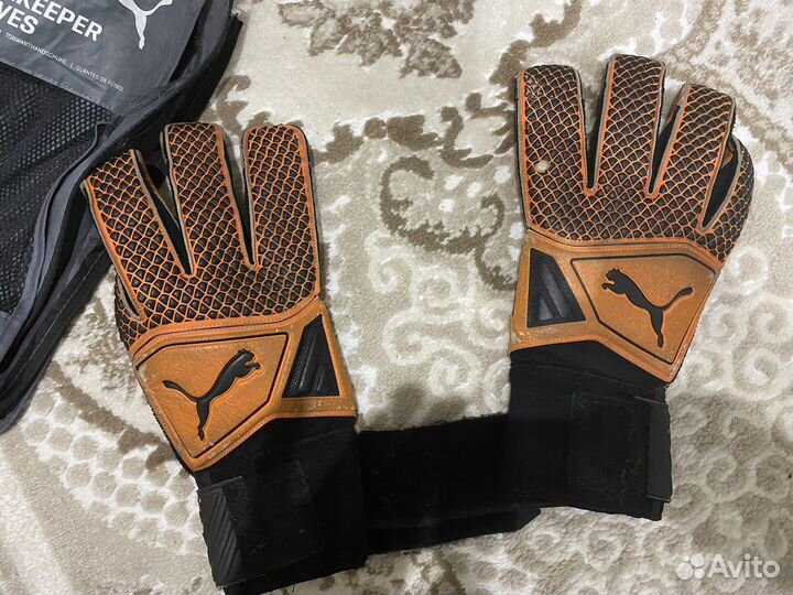Вратарские перчатки puma р 10