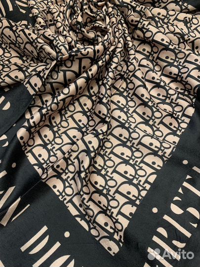 Тонкий шерстяной платок Dior розовый мягкий