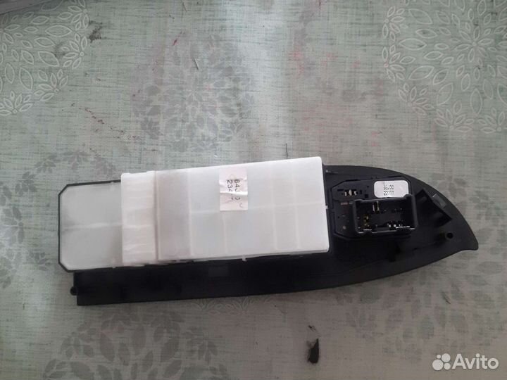 Блок кнопок стеклоподъёмника Suzuki Grand Vitara