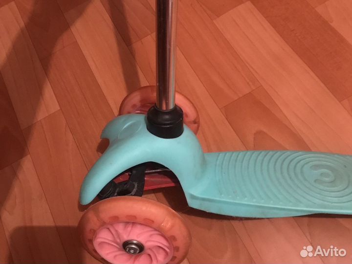 Самокат трехколесный