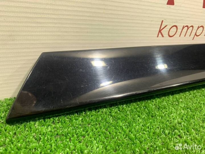 Декоративная накладка левая Audi Q3 8U cczc 2013