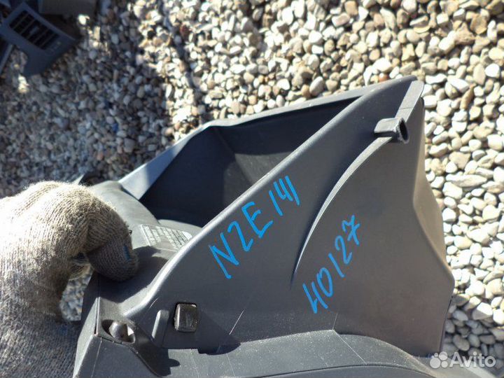 Бардачок Toyota Corolla Fielder NZE141 1NZ-FE