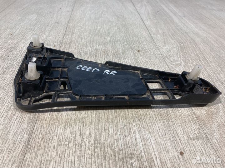 Кронштейн бампера задний правый Kia Ceed 6-12