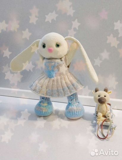 Вязаная зайка ручной работы