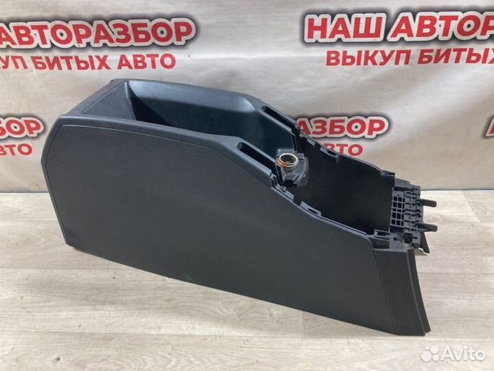 Консоль между сидений Opel Zafira B уневерсал 2007