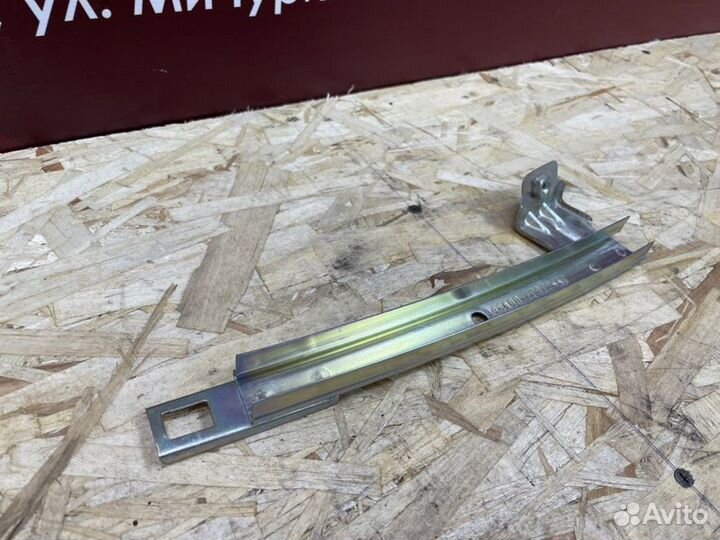 Направляющая стекла двери задняя правая LADA Vesta