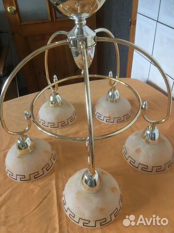 Продам люстру