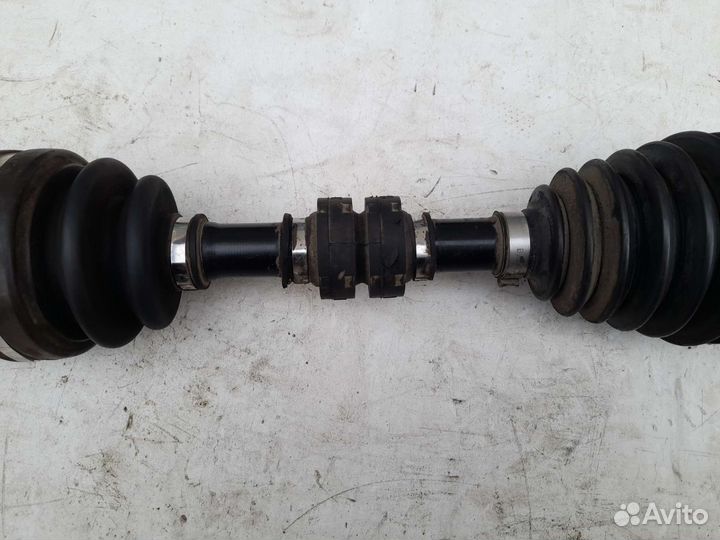 Полуось (привод) передняя левая Nissan Murano Z50