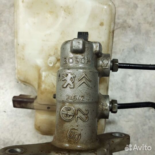 Цилиндр тормозной главный Ситроен С3 Citroen c3