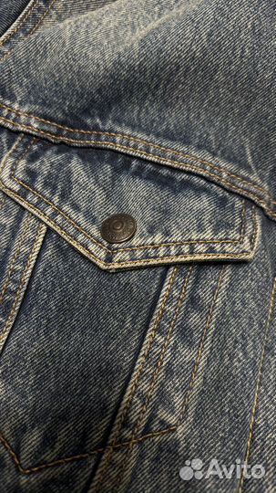 Джинсовая куртка с мехом levis