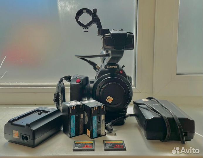 Комплект камеры canon EOS C100 mark II