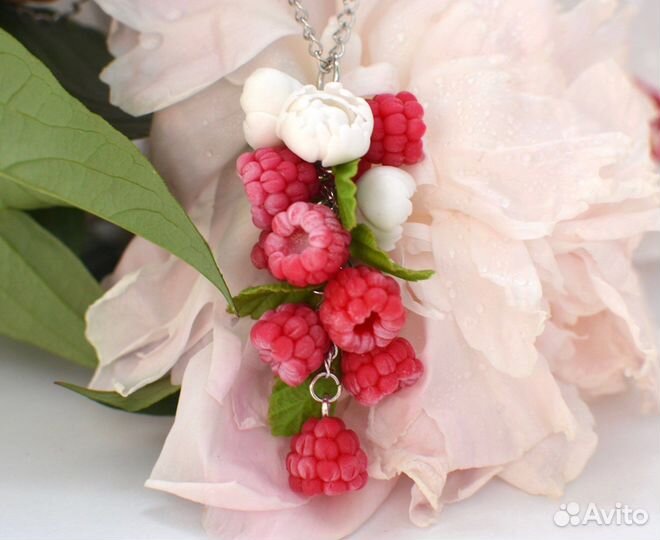 Кулоны и подвески